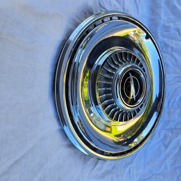 Buick Special 1960s Hubcap Chrome 14" Black Enamel Logo Vintage Skylark - Picture 6 of 13
